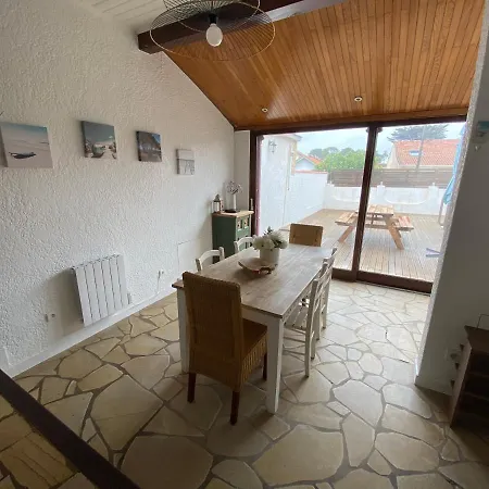 Le Petit Courrier Апартаменты Мимизан-Плаж